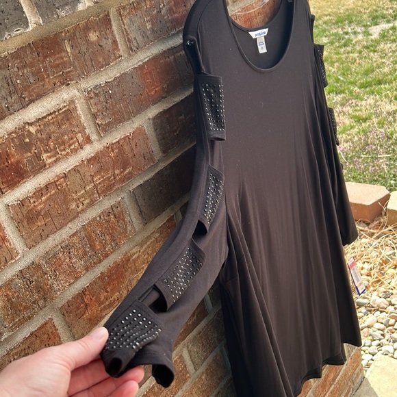 NYGARD Black Ladies 2X tunic with jeweled arm cutout details - Picture 4 of 10